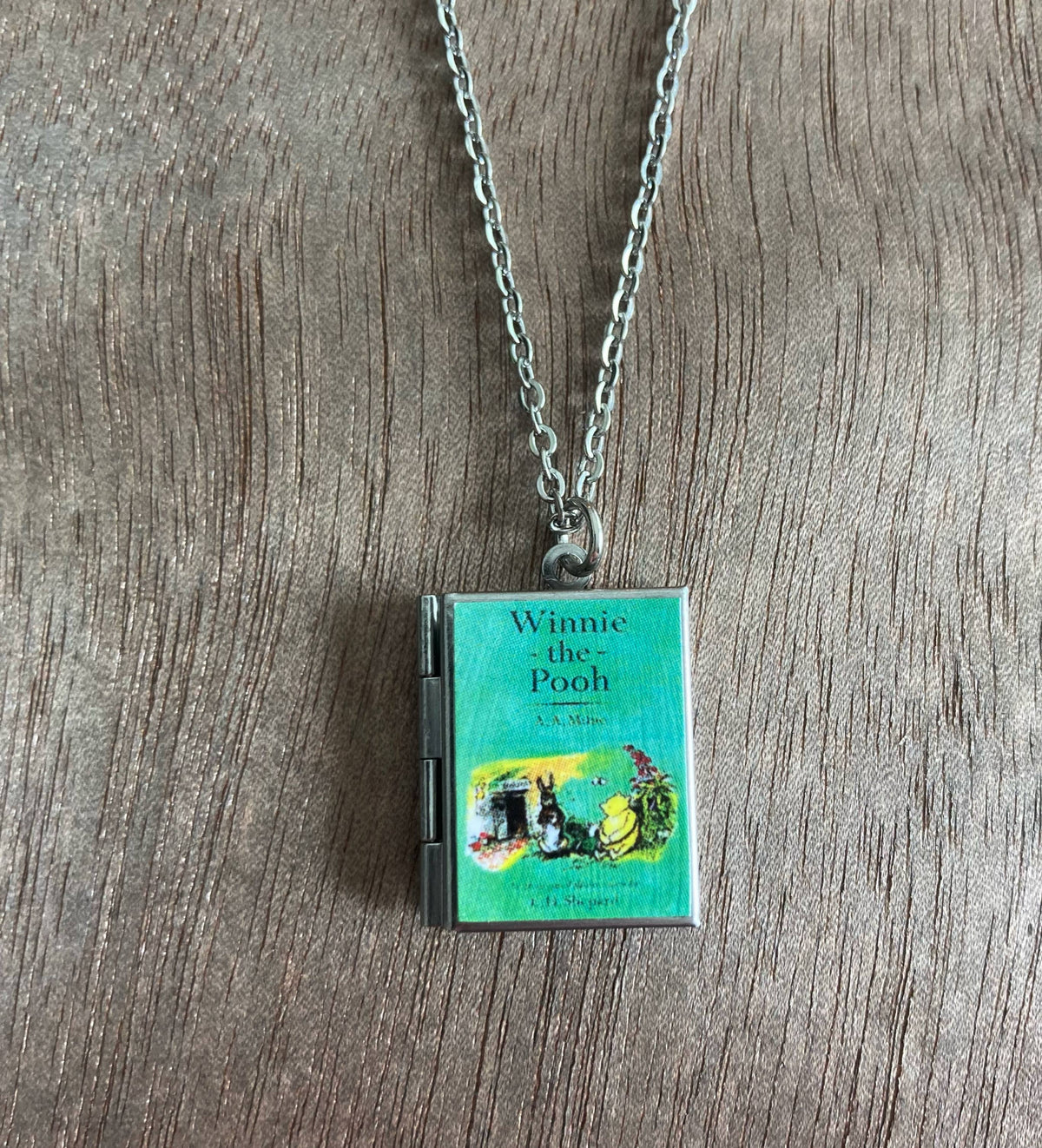 Book Locket Winnie-the-Pooh