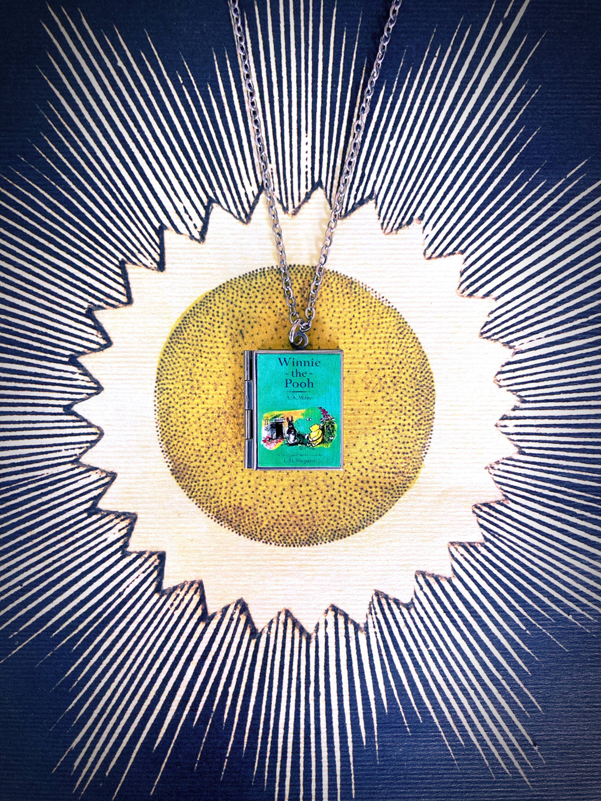 Book Locket Winnie-the-Pooh