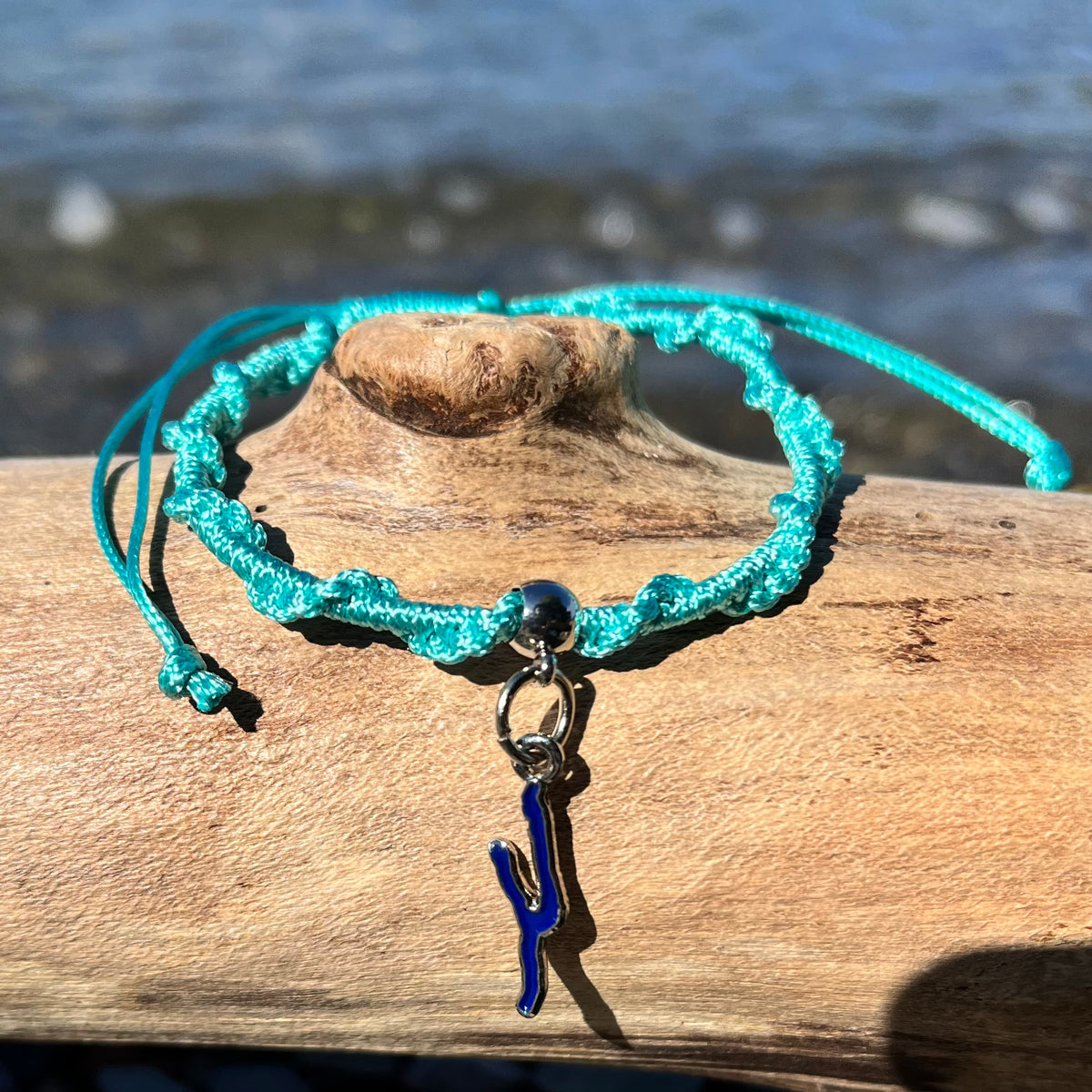 Keuka Vida Twist String Bracelet