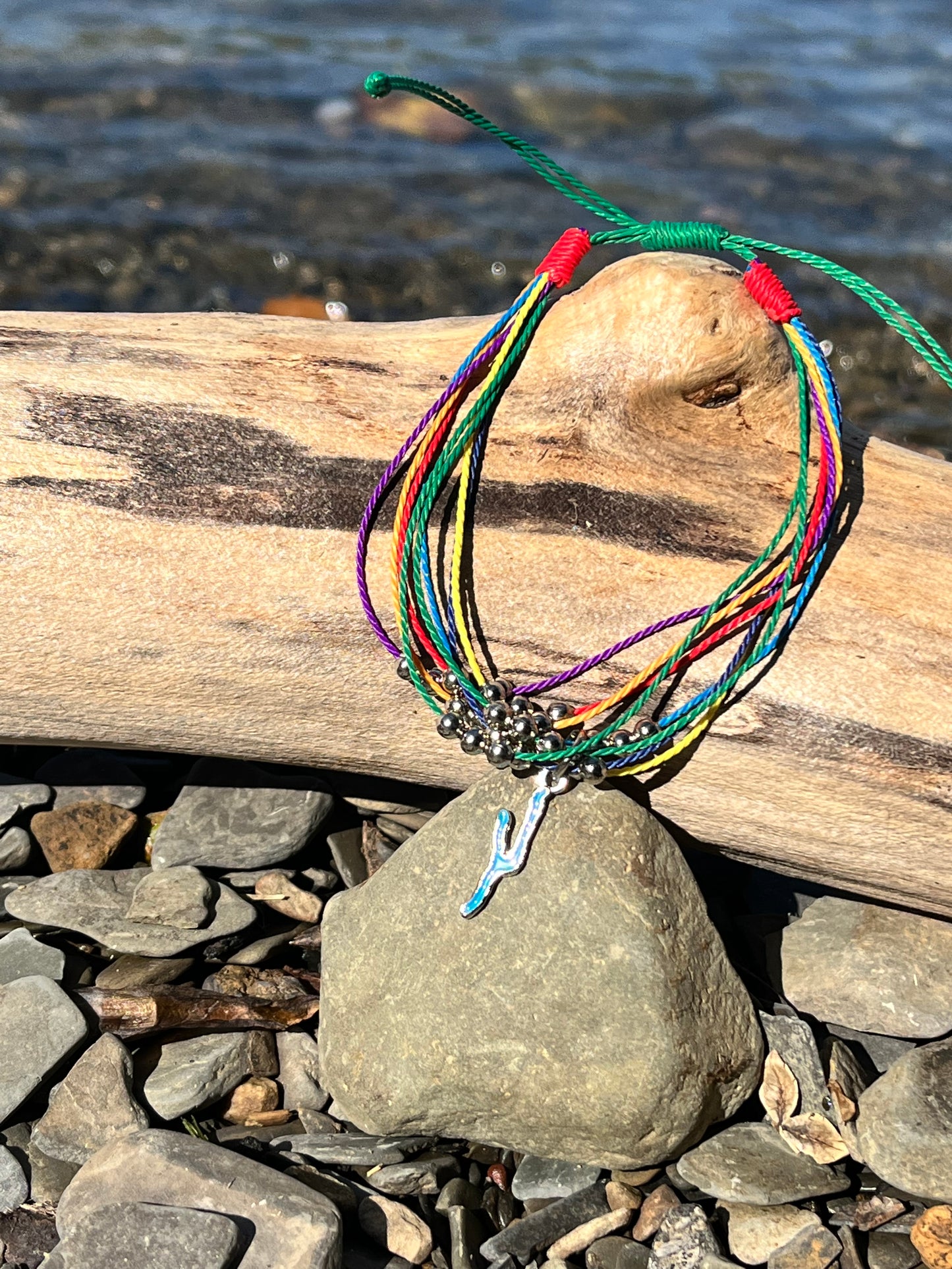 Keuka Vida Rainbow String Bracelet