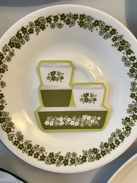 Pyrex Green Daisy Sticker